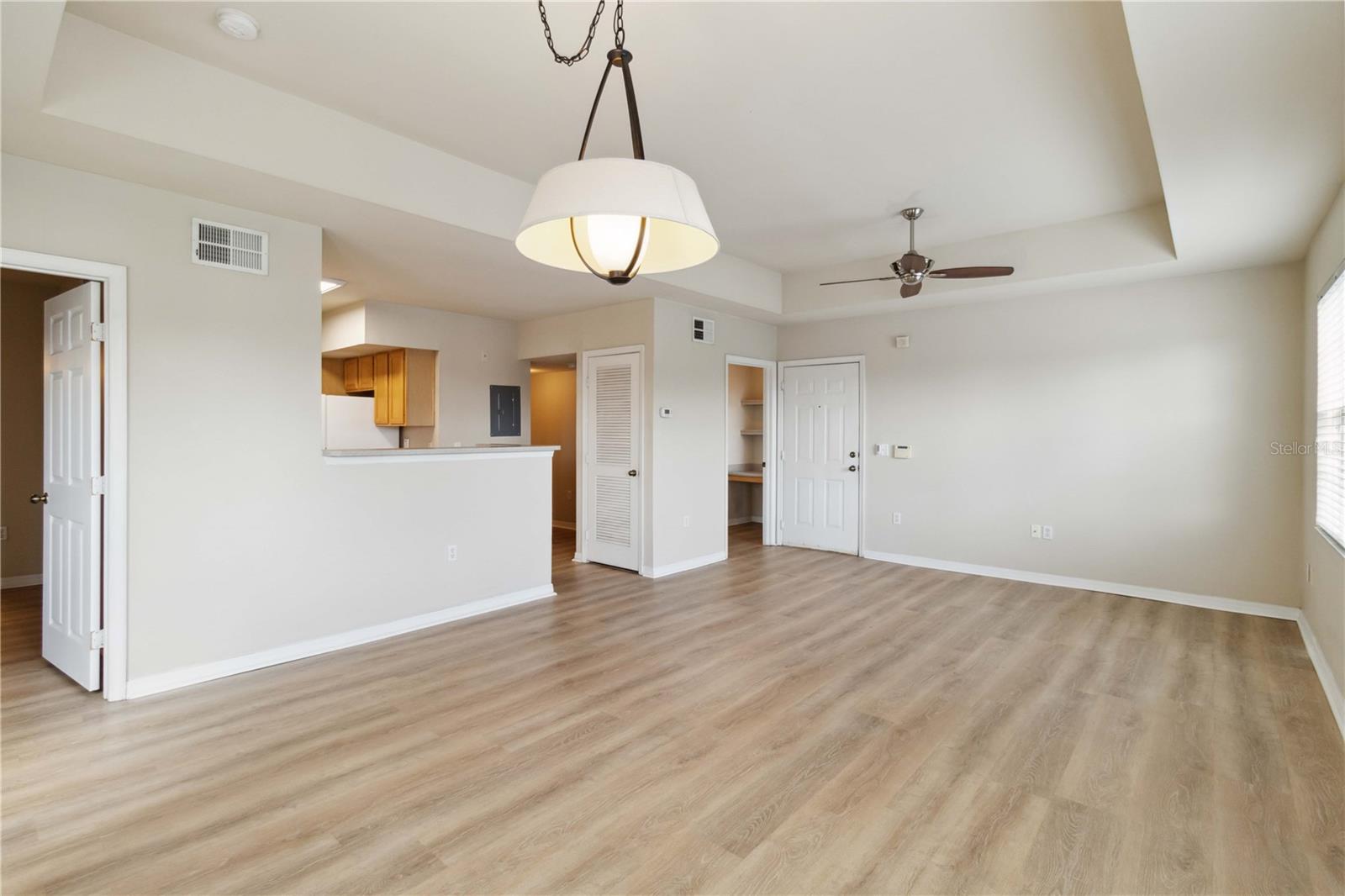 Image 7 of 34 For 1010 Villagio Circle 202
