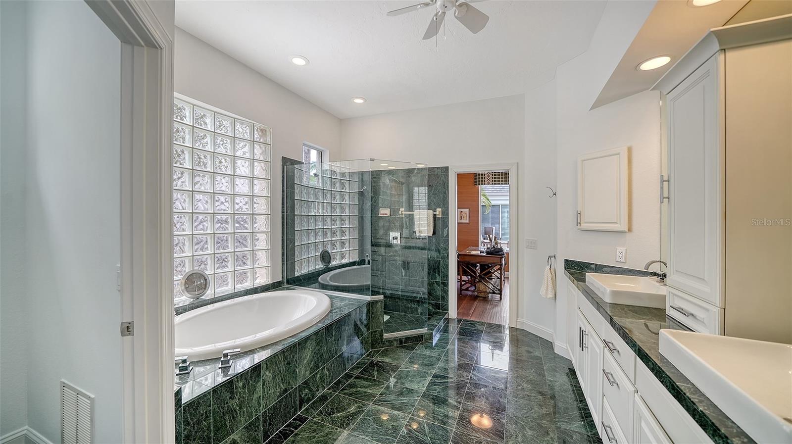 Image 34 of 71 For 3521 Fair Oaks Lane