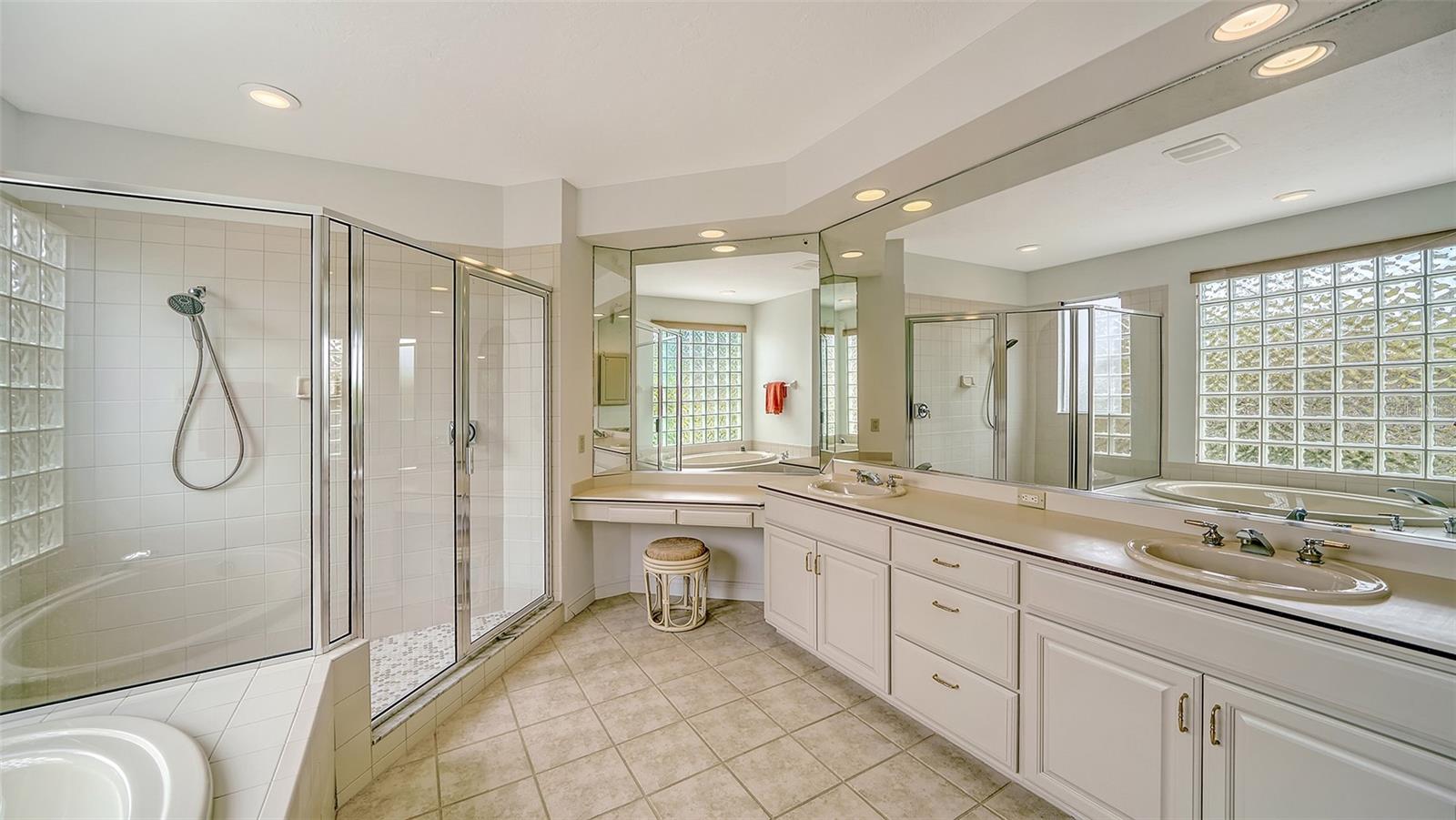 Image 41 of 71 For 3521 Fair Oaks Lane