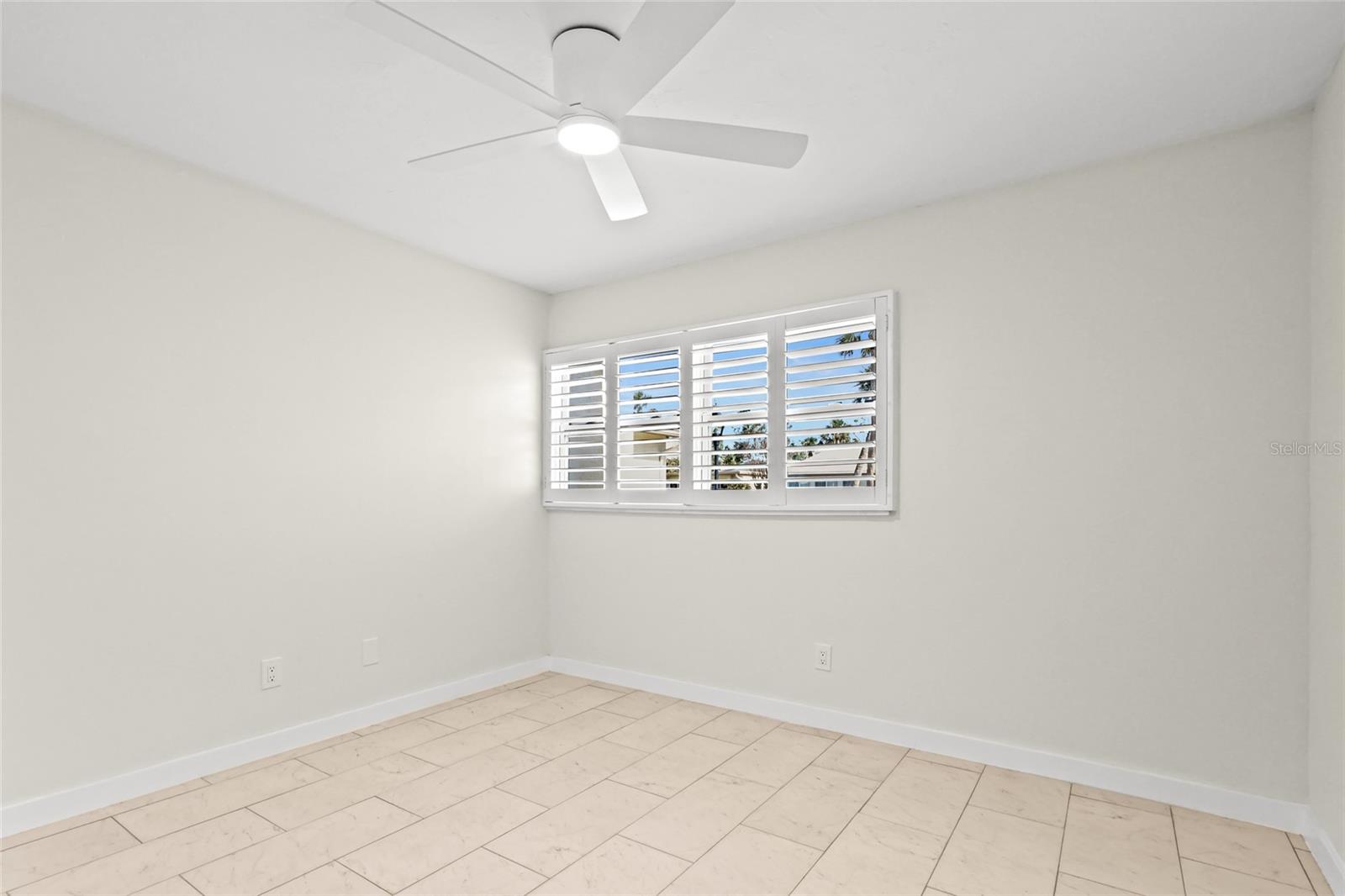 Image 9 of 43 For 111 Whispering Sands Circle V38