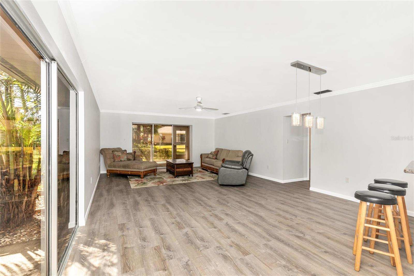 Image 7 of 81 For 4212 Center Gate Lane 2