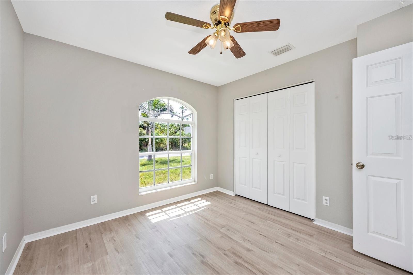 Image 26 of 46 For 4382 Sunburst Avenue