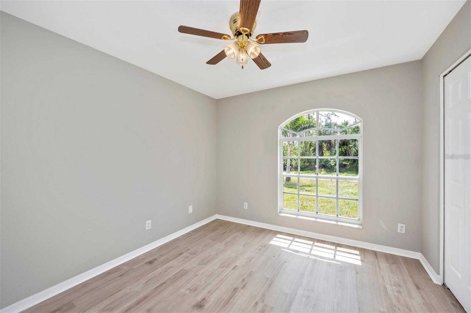Image 28 of 46 For 4382 Sunburst Avenue