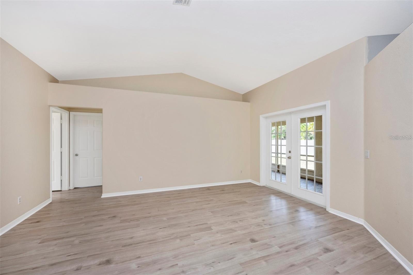 Image 5 of 46 For 4382 Sunburst Avenue