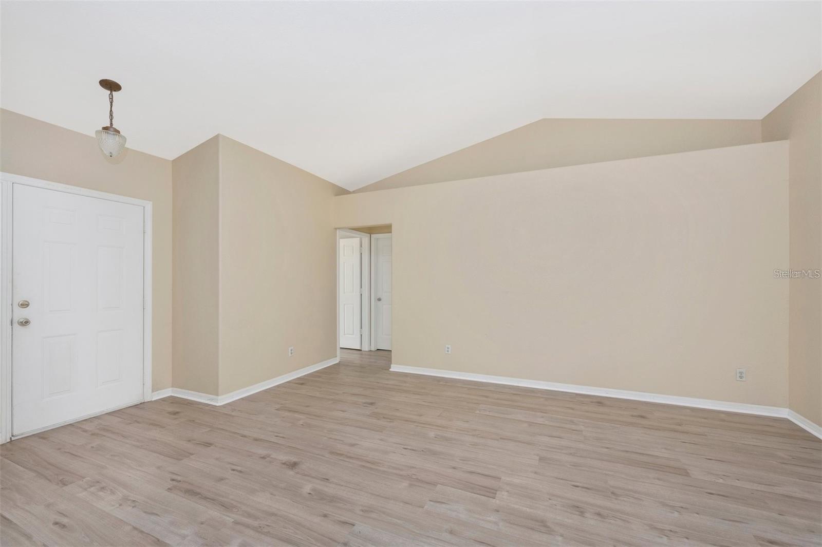 Image 7 of 46 For 4382 Sunburst Avenue