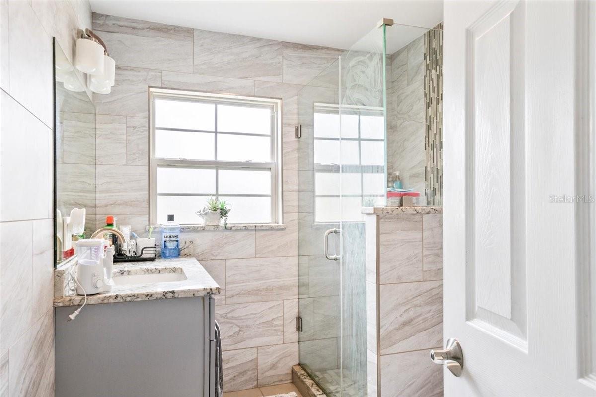 Image 10 of 17 For 4922 18th Street E