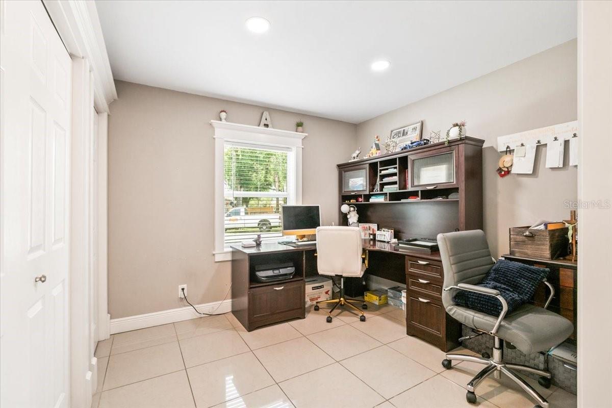 Image 8 of 17 For 4922 18th Street E