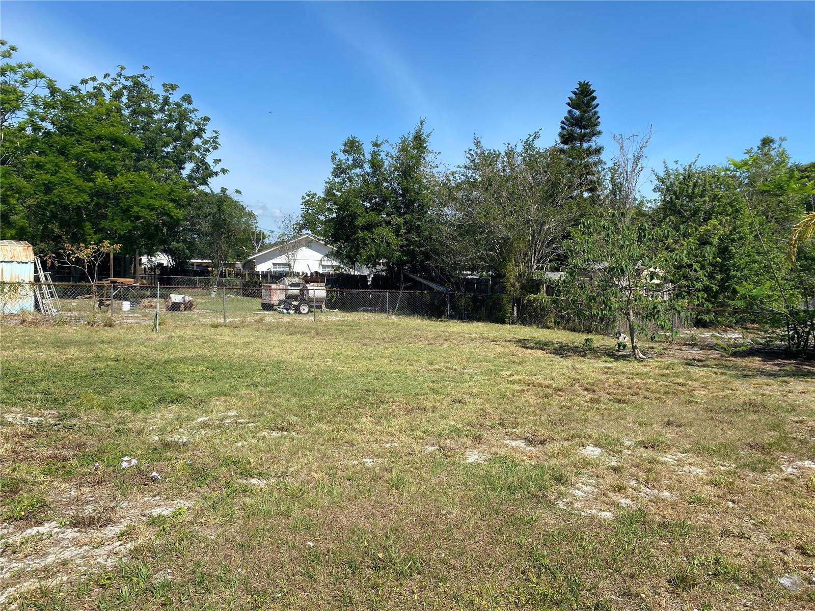 Image 4 of 14 For 311 James Avenue