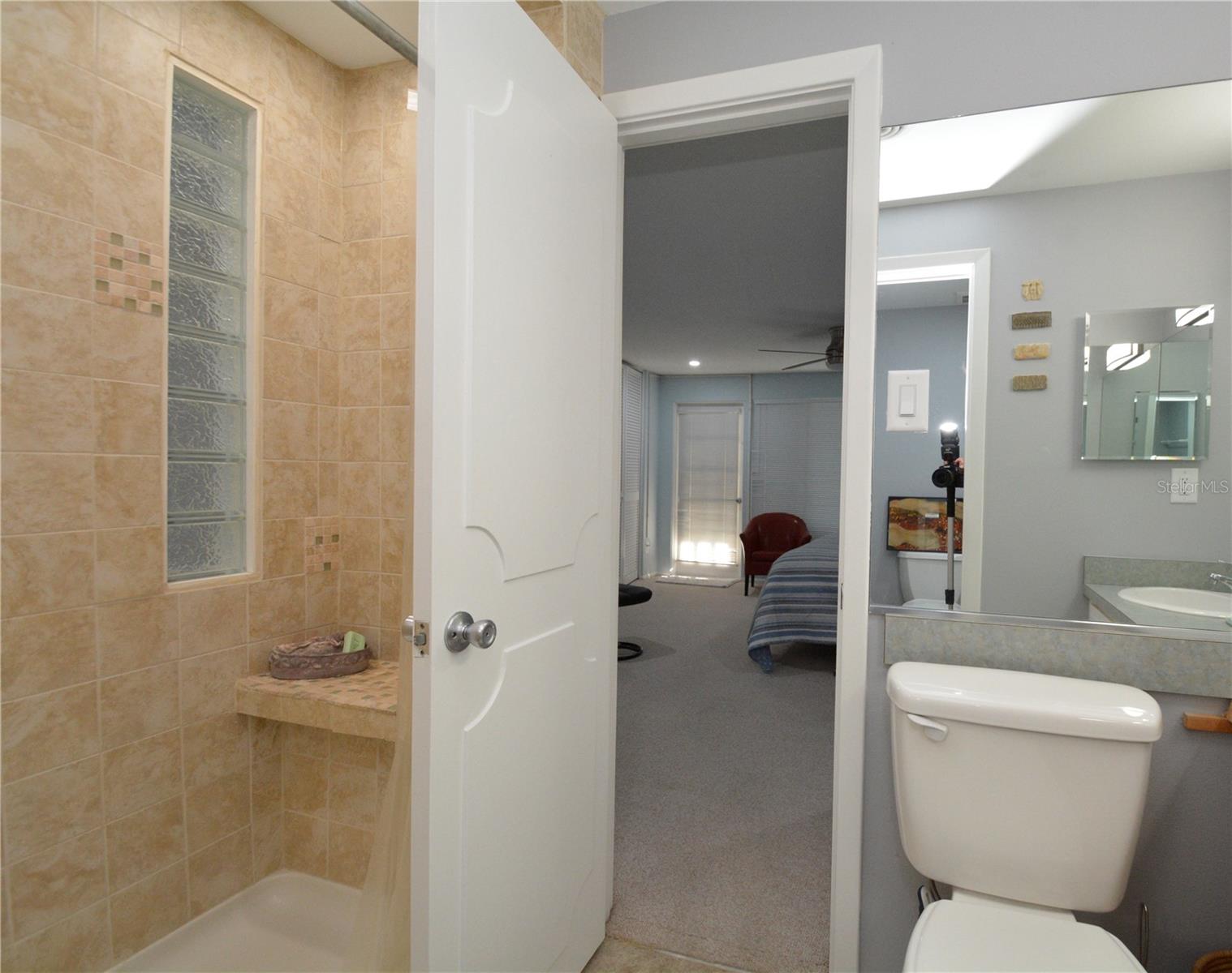 Image 10 of 22 For 705 Venice Avenue 705b