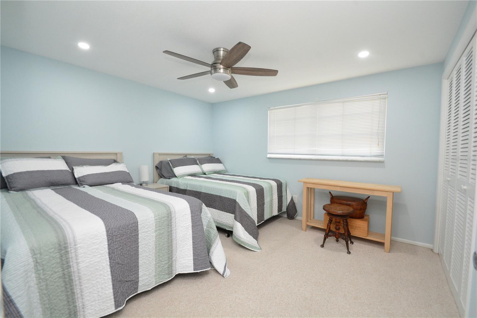 Image 12 of 22 For 705 Venice Avenue 705b