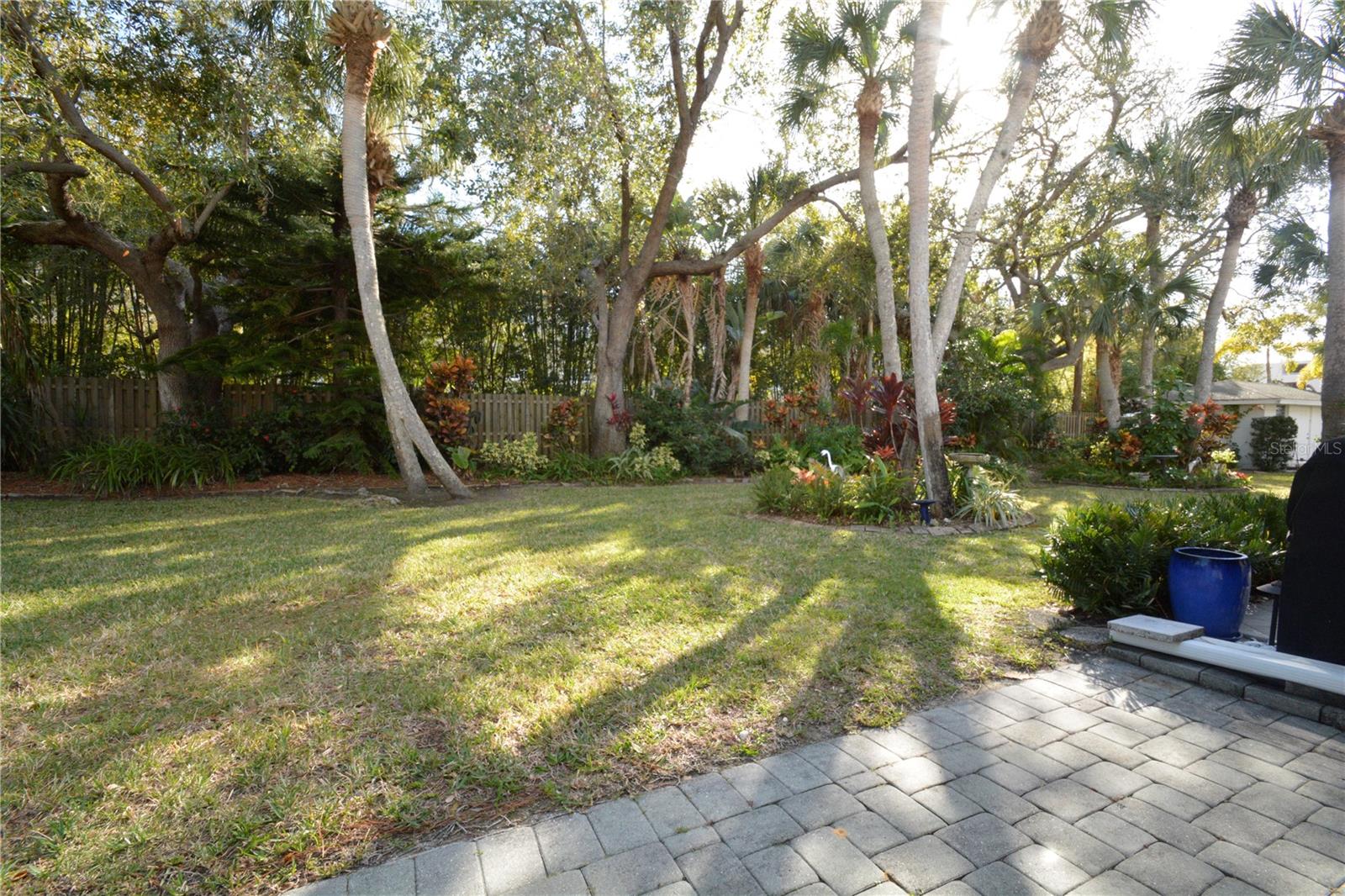 Image 17 of 22 For 705 Venice Avenue 705b