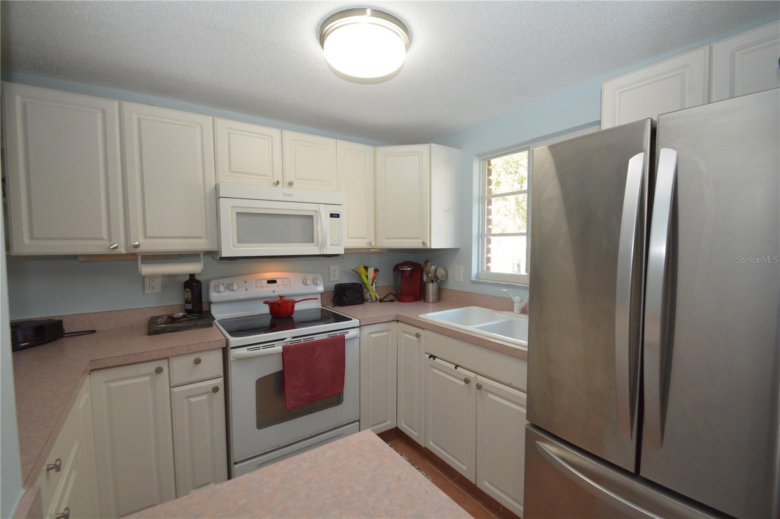 Image 3 of 22 For 705 Venice Avenue 705b