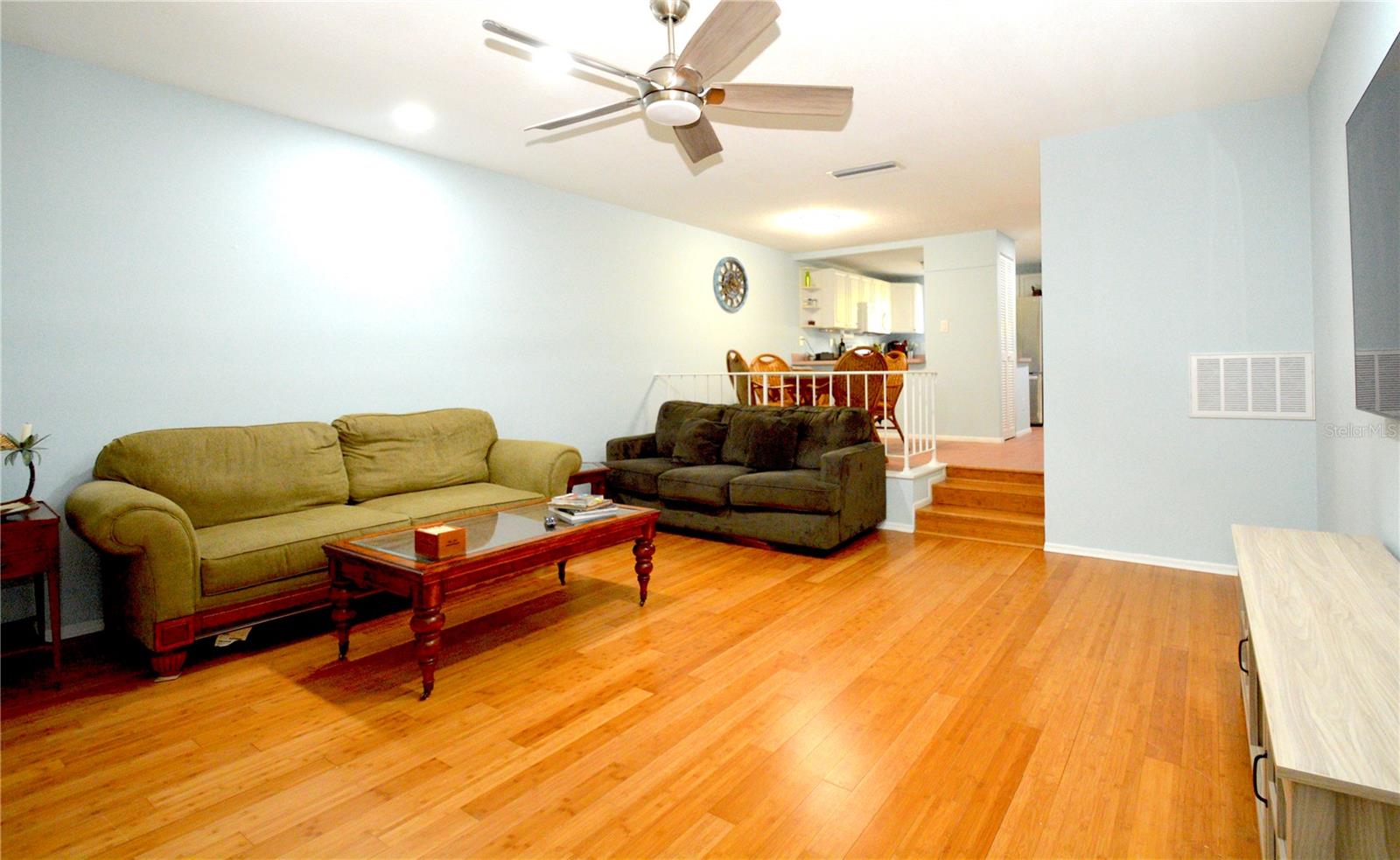 Image 5 of 22 For 705 Venice Avenue 705b