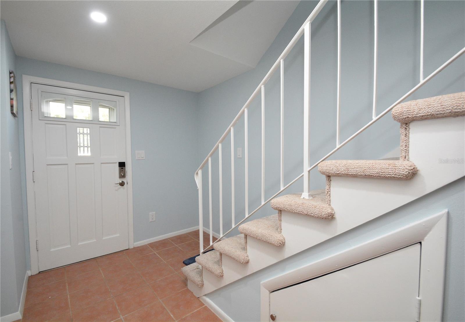 Image 6 of 22 For 705 Venice Avenue 705b