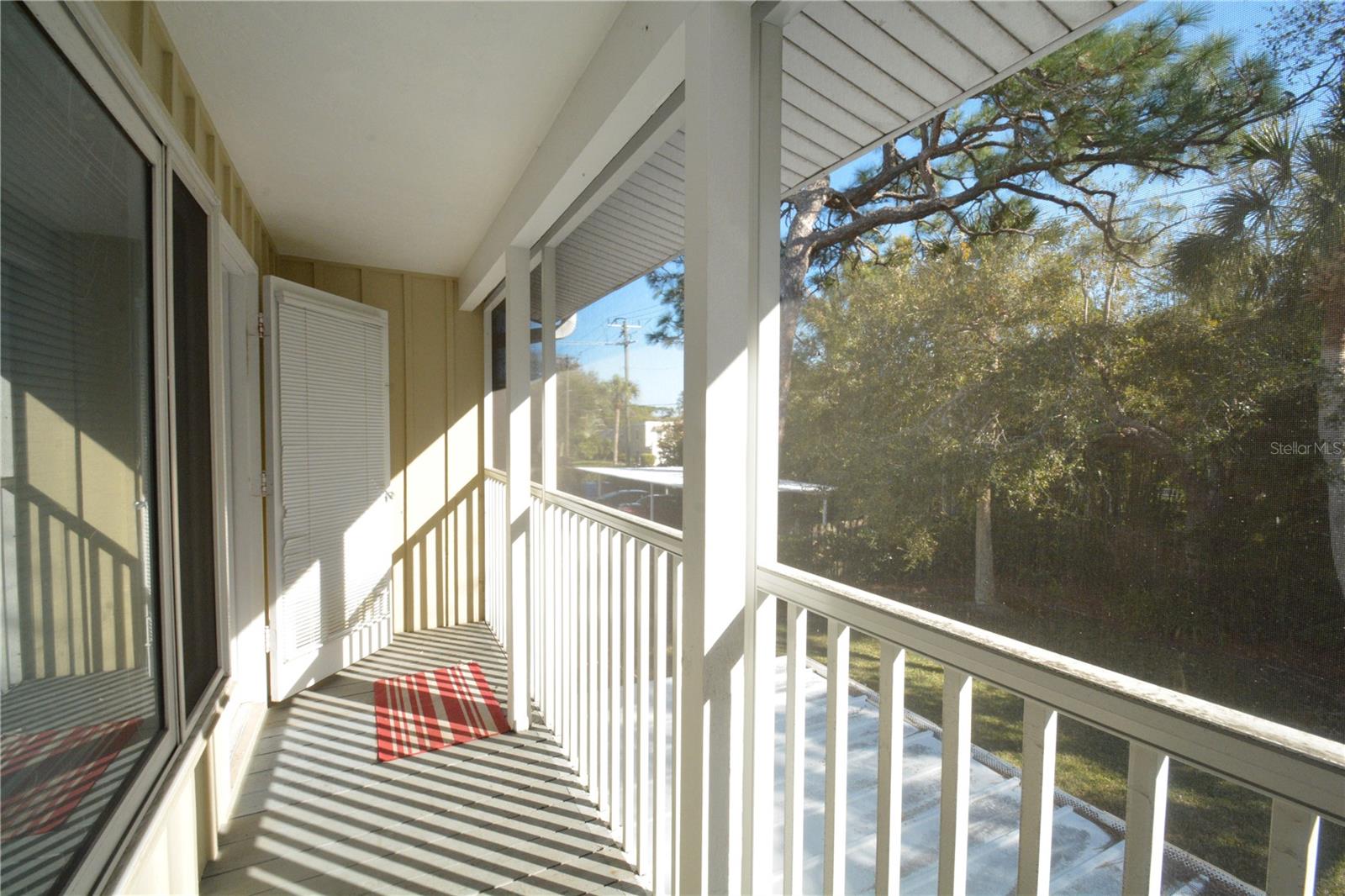 Image 8 of 22 For 705 Venice Avenue 705b