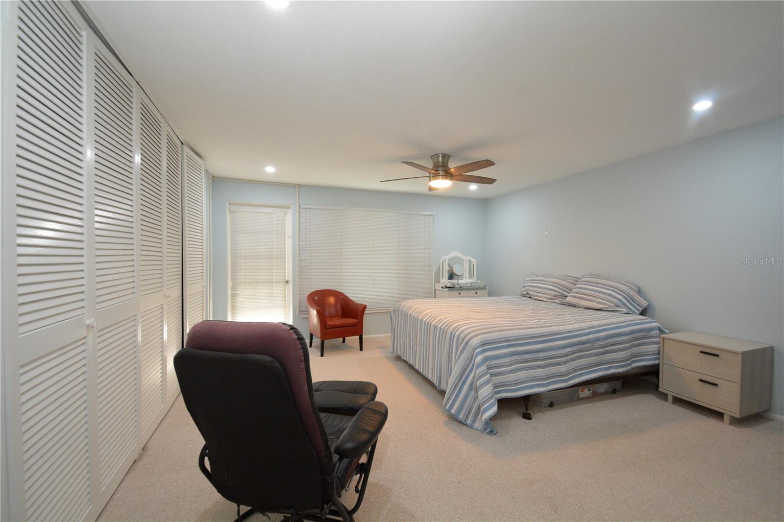 Image 9 of 22 For 705 Venice Avenue 705b