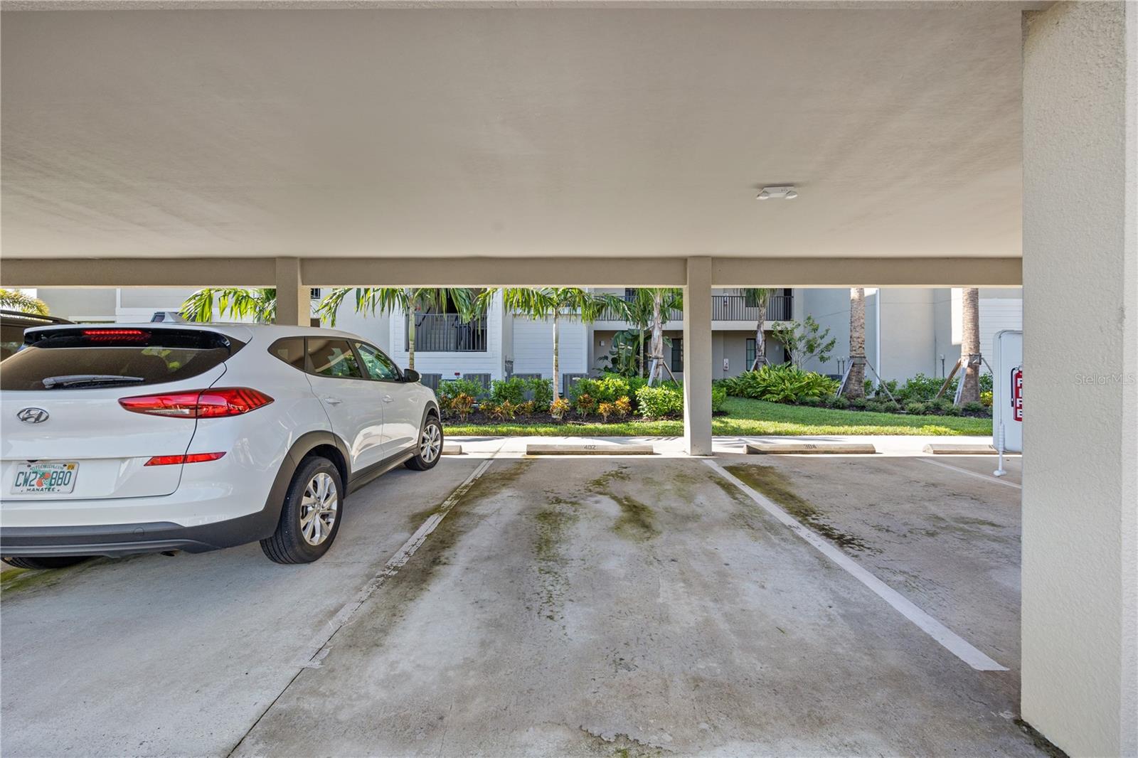 Image 4 of 100 For 18114 Gawthrop Drive 402