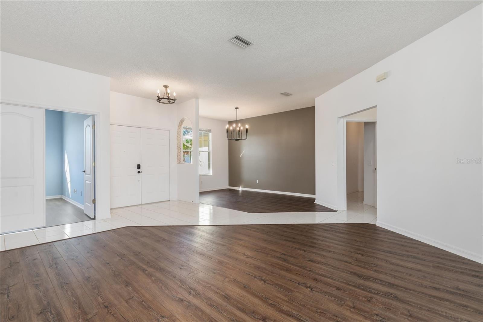 Image 5 of 48 For 4063 Westbourne Circle