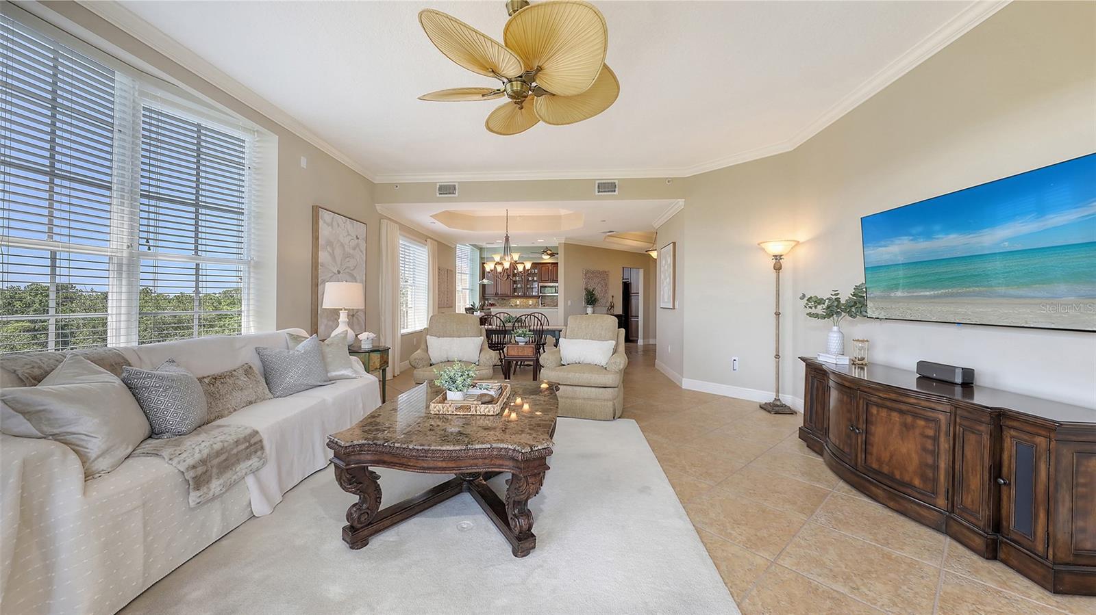 Image 11 of 62 For 6465 Watercrest Way 404