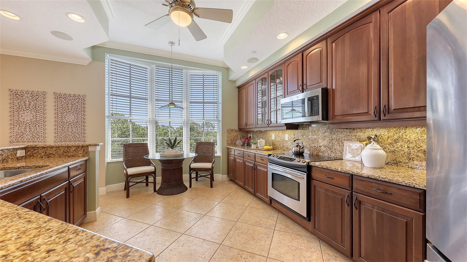 Image 17 of 62 For 6465 Watercrest Way 404
