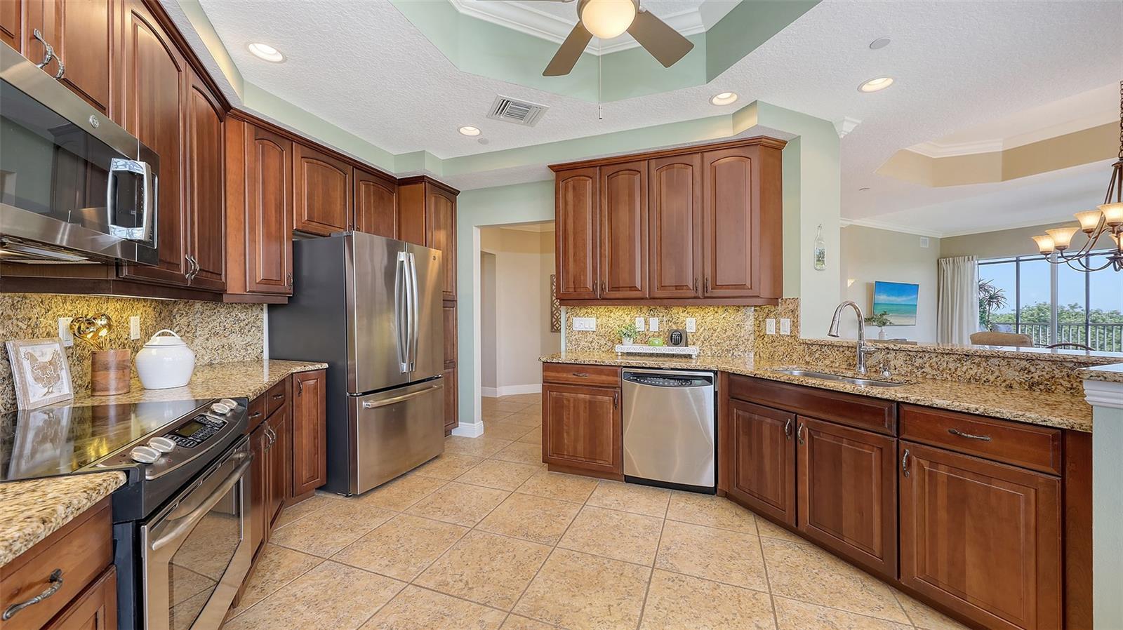 Image 18 of 62 For 6465 Watercrest Way 404