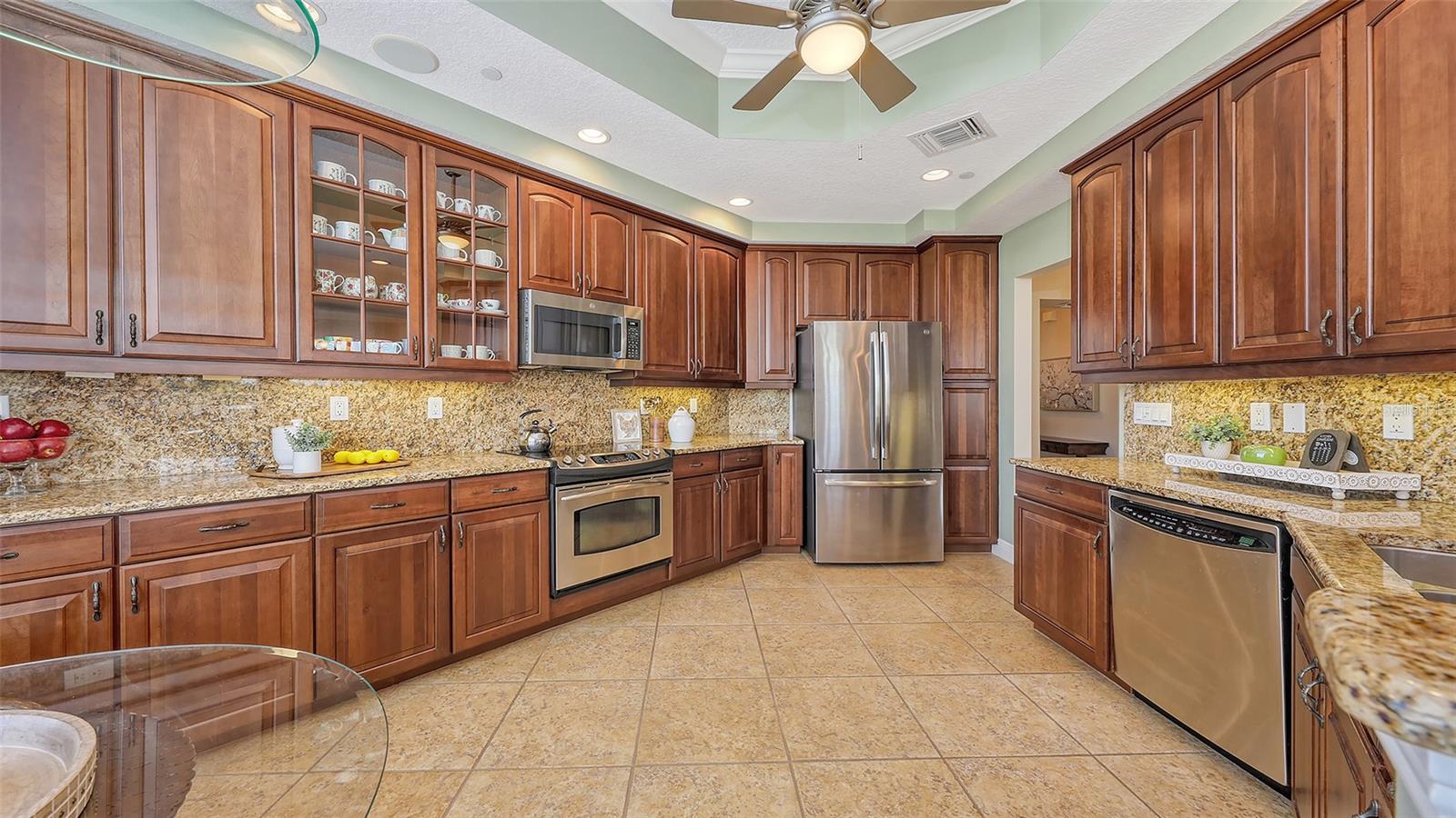 Image 20 of 62 For 6465 Watercrest Way 404