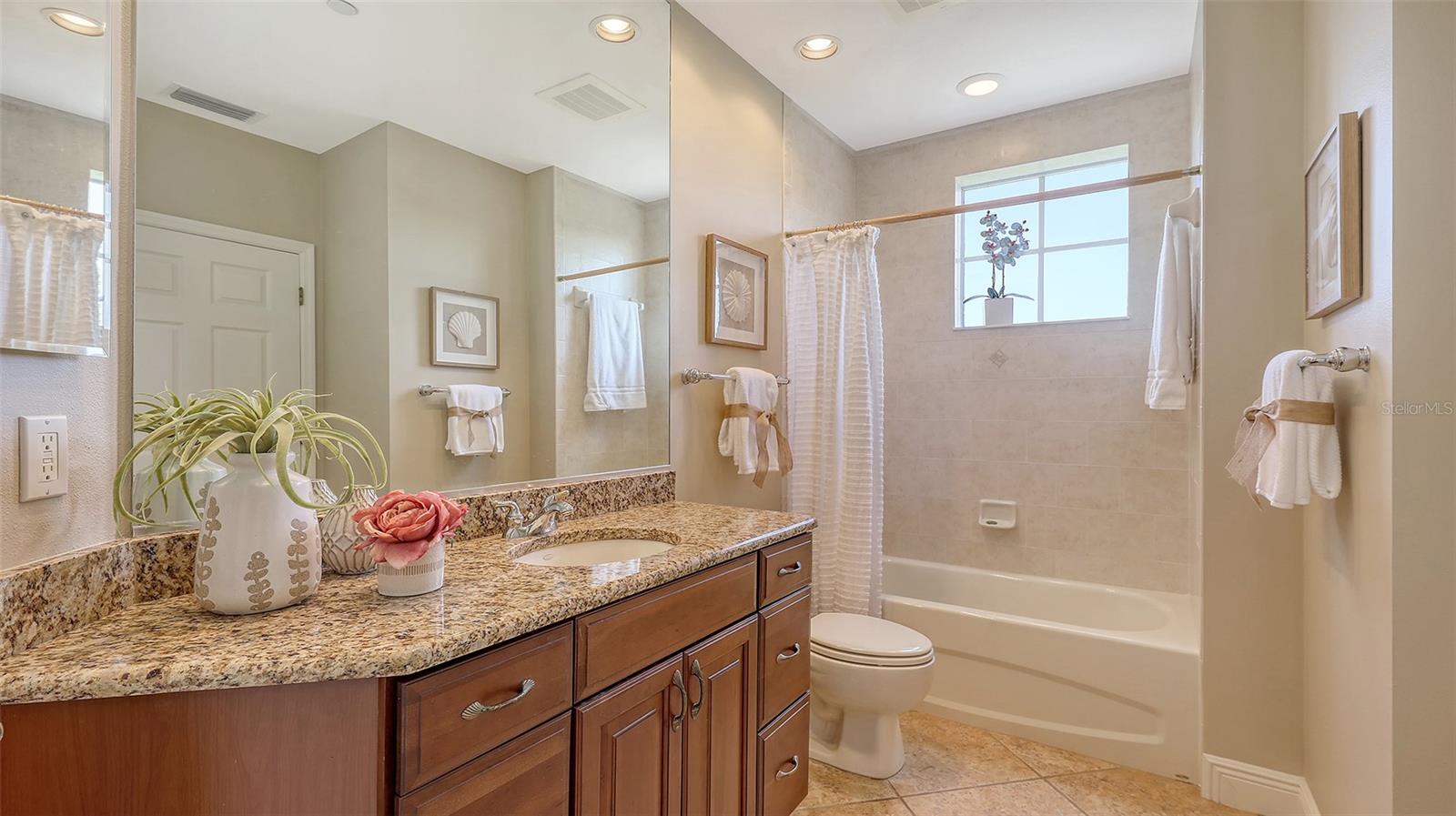 Image 32 of 62 For 6465 Watercrest Way 404
