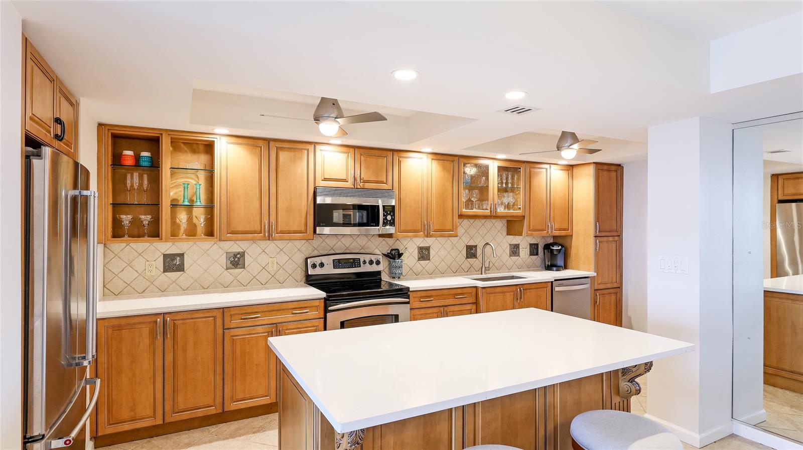 Image 12 of 64 For 1212 Benjamin Franklin Drive 909