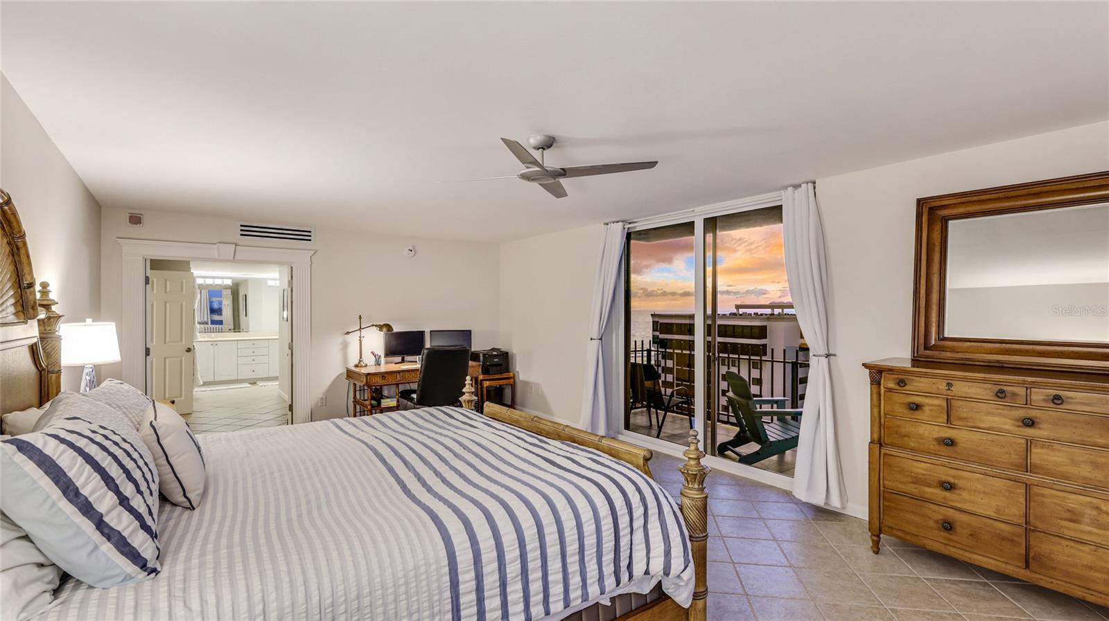 Image 21 of 64 For 1212 Benjamin Franklin Drive 909