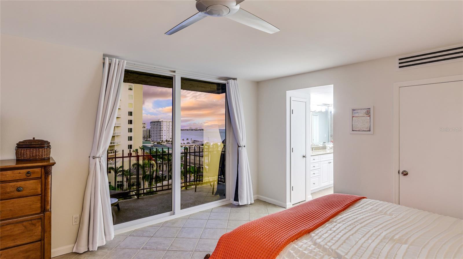 Image 33 of 64 For 1212 Benjamin Franklin Drive 909