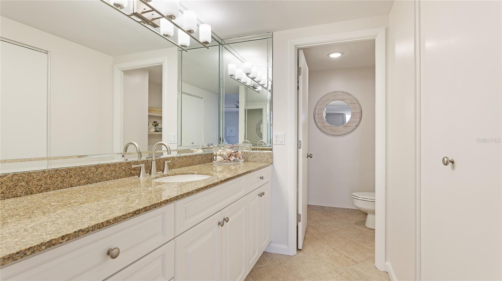 Image 34 of 64 For 1212 Benjamin Franklin Drive 909