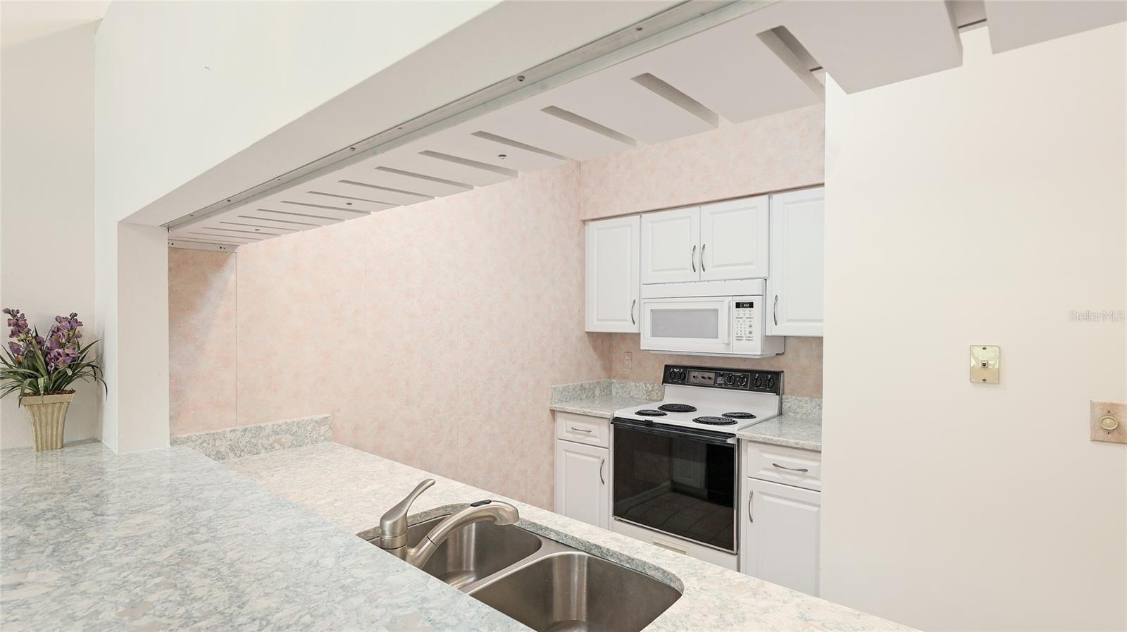 Image 10 of 31 For 7044 Woodside Oaks Circle 9