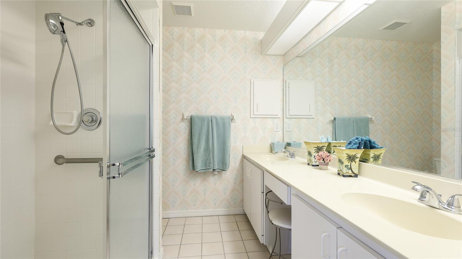 Image 18 of 31 For 7044 Woodside Oaks Circle 9