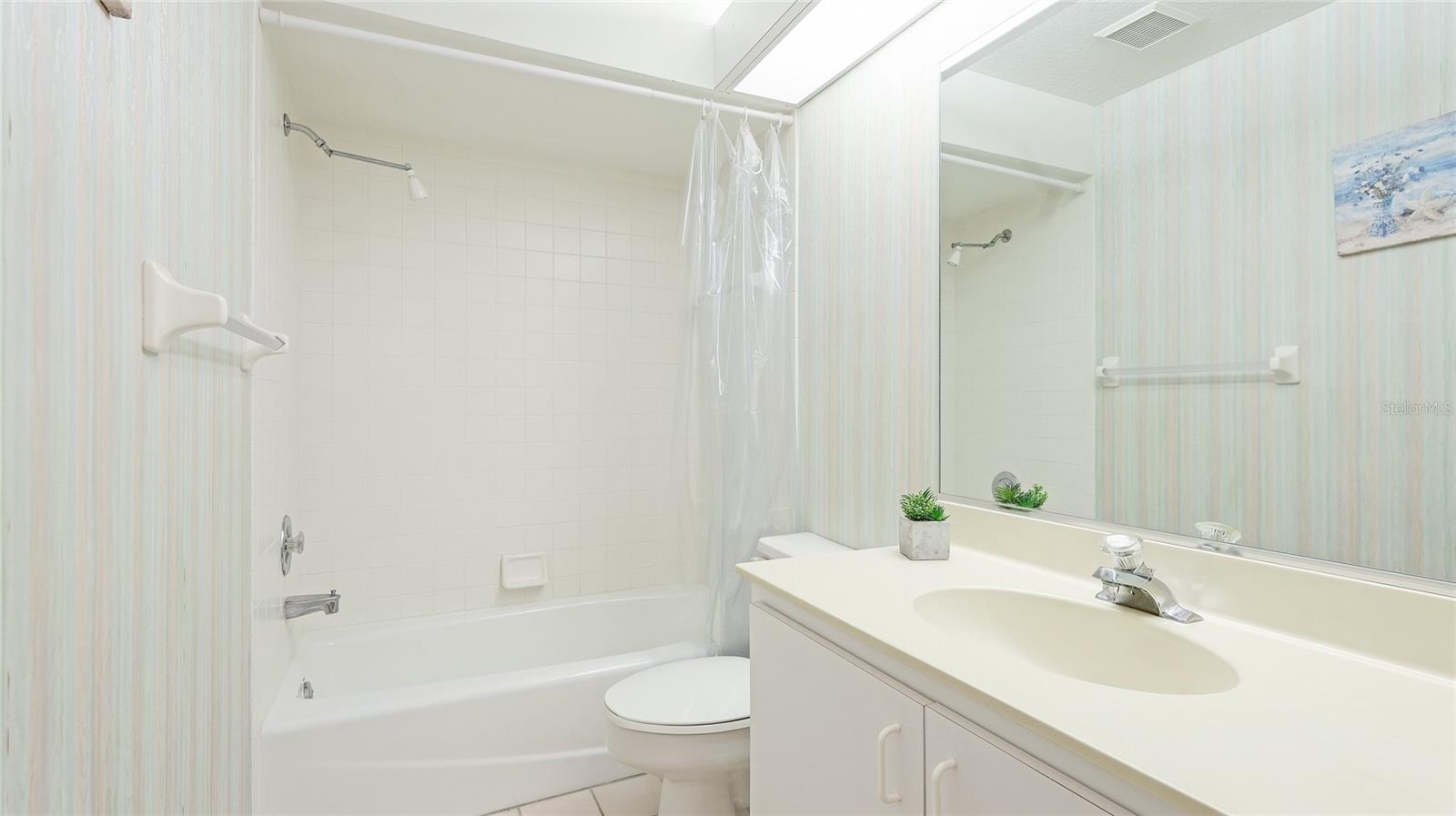 Image 22 of 31 For 7044 Woodside Oaks Circle 9