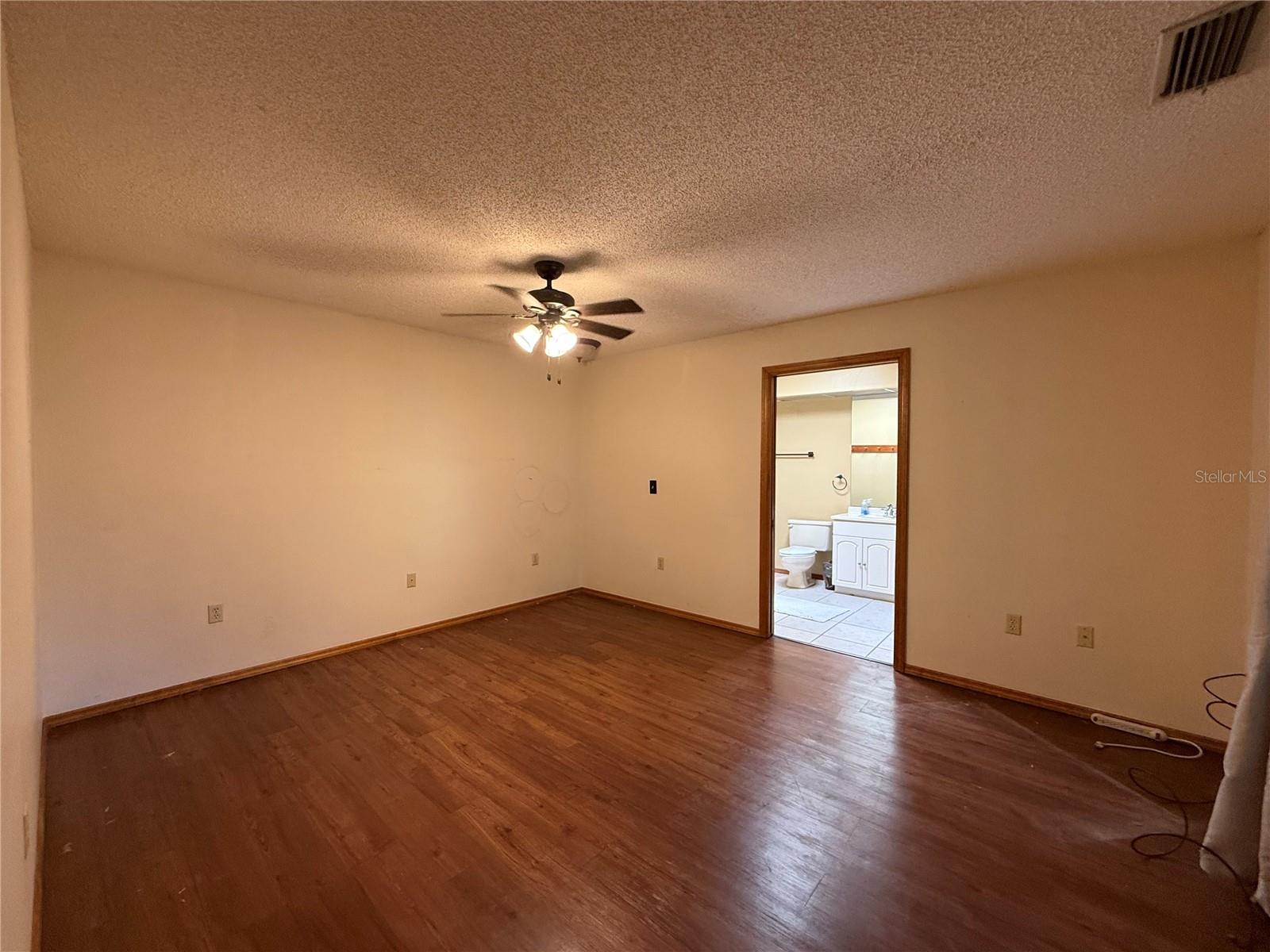 Image 14 of 29 For 3957 Bearded Oaks Court