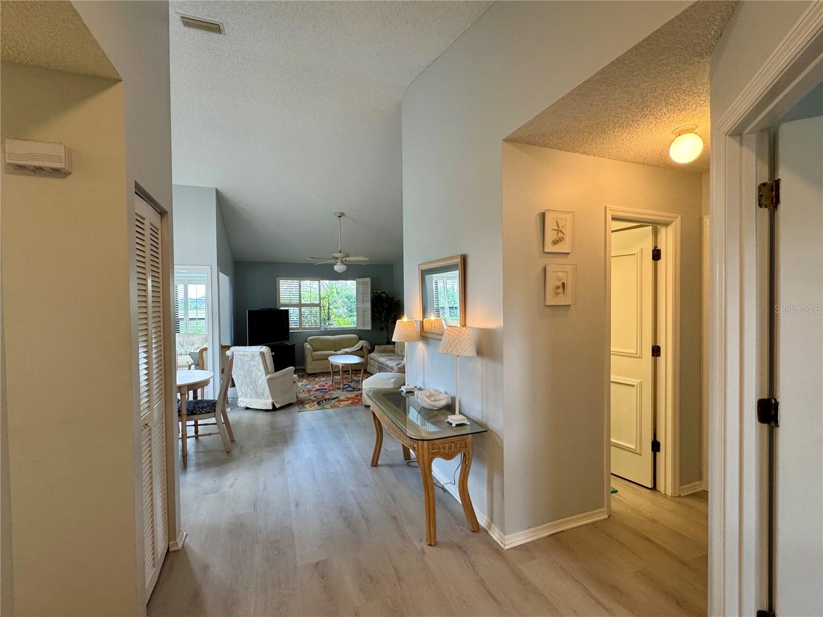 Image 11 of 52 For 3002 Sail Pointe Circle 1b