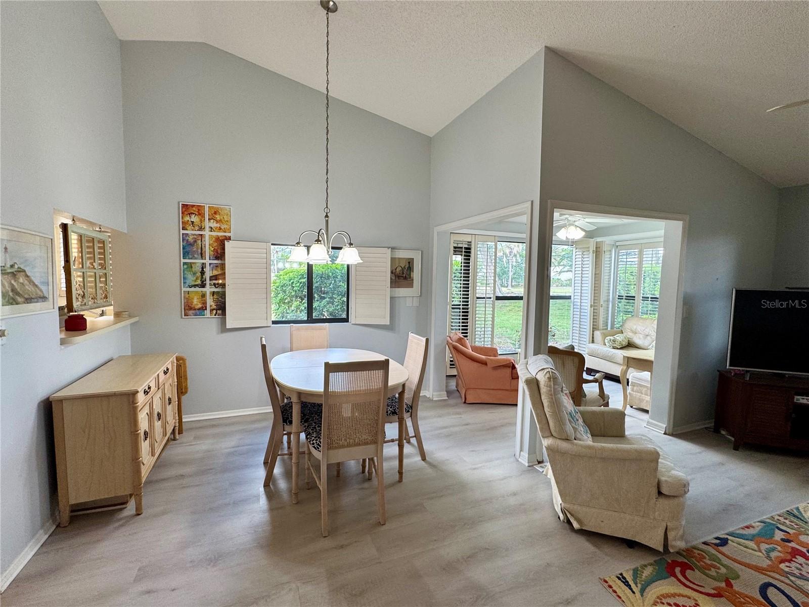 Image 14 of 52 For 3002 Sail Pointe Circle 1b