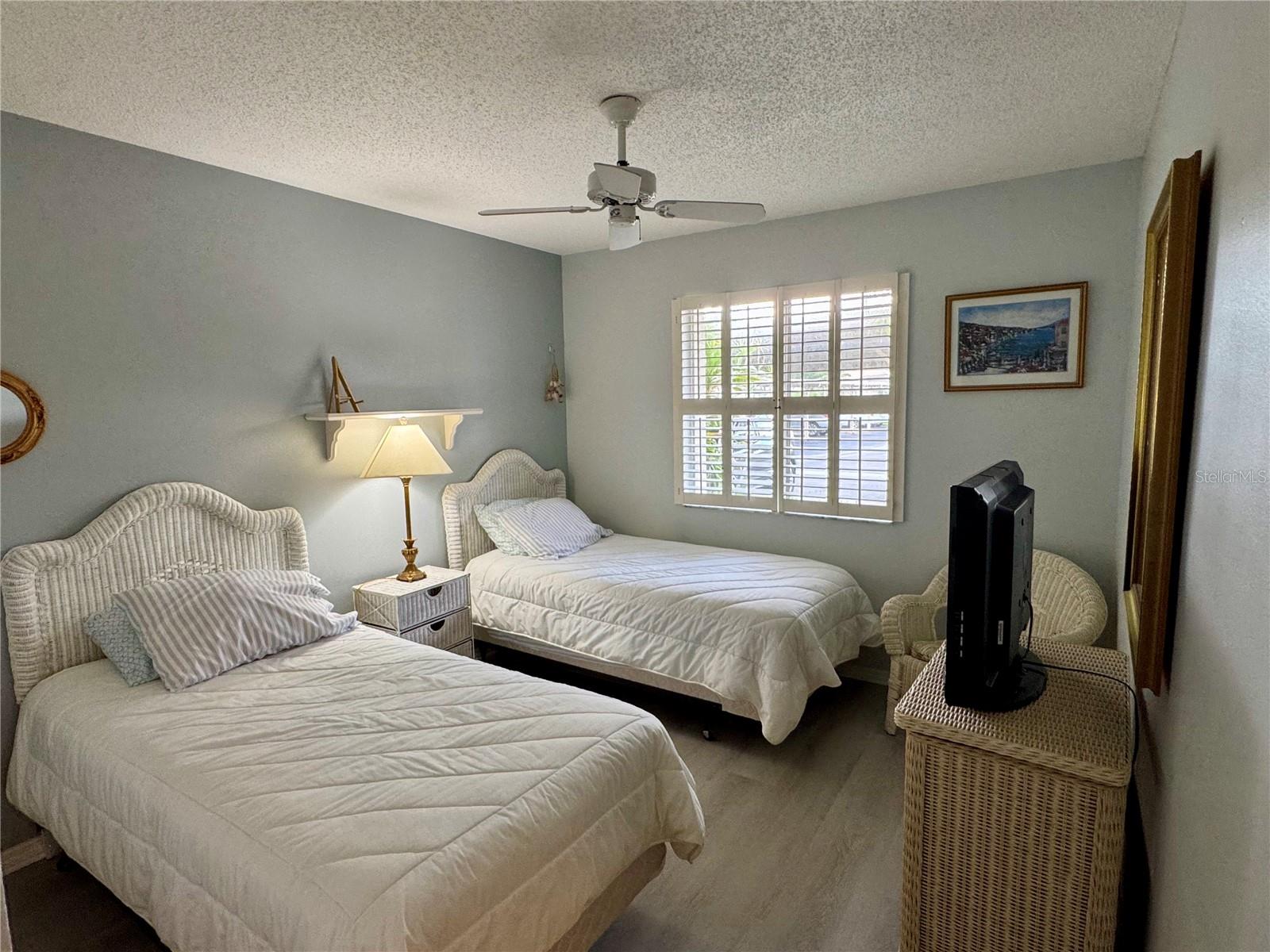 Image 35 of 52 For 3002 Sail Pointe Circle 1b