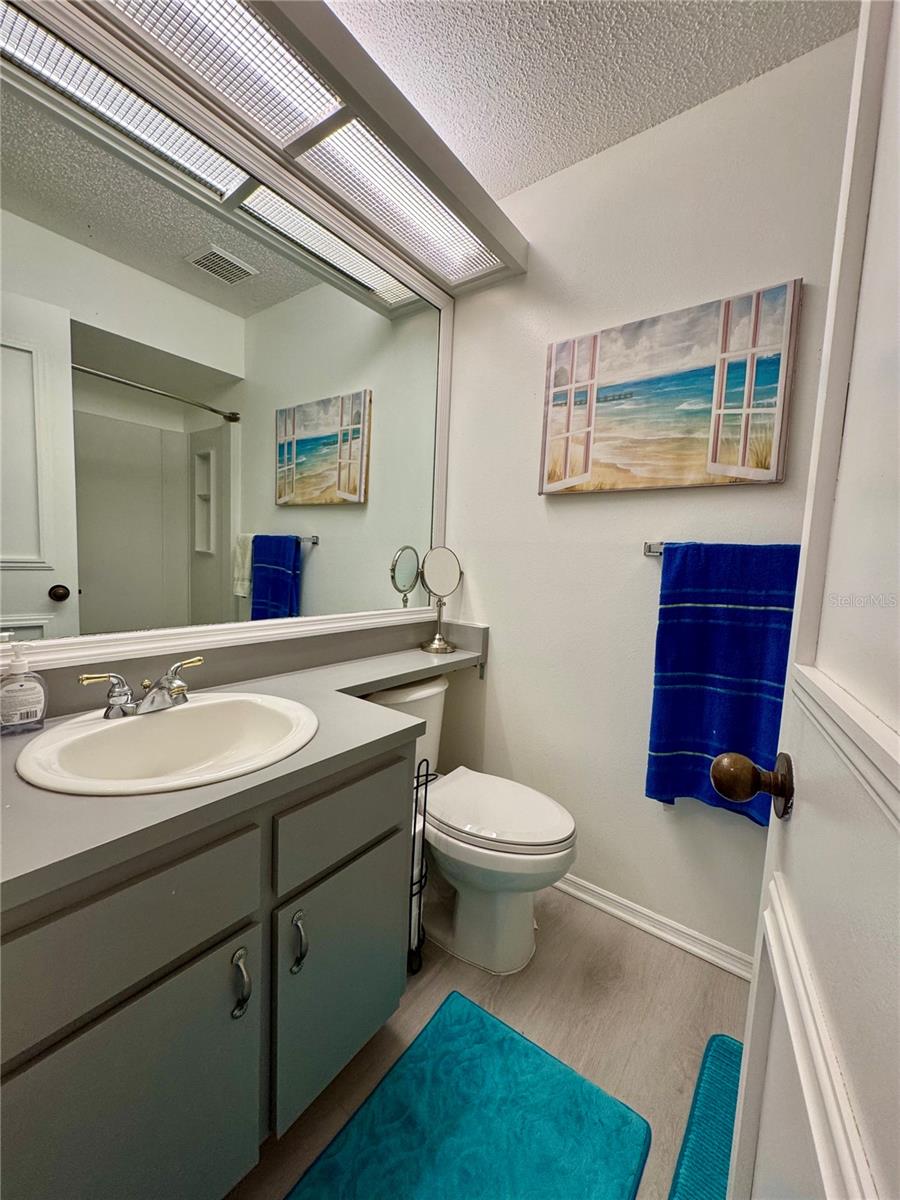 Image 38 of 52 For 3002 Sail Pointe Circle 1b