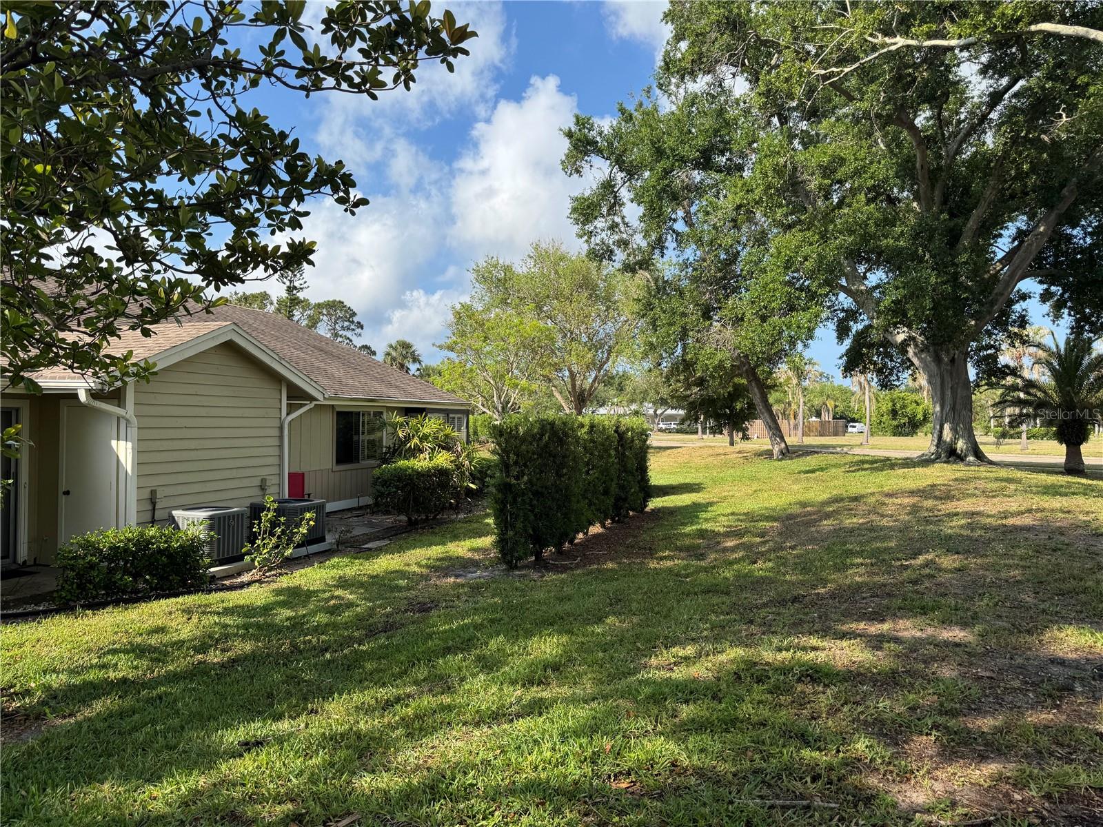 Image 44 of 52 For 3002 Sail Pointe Circle 1b