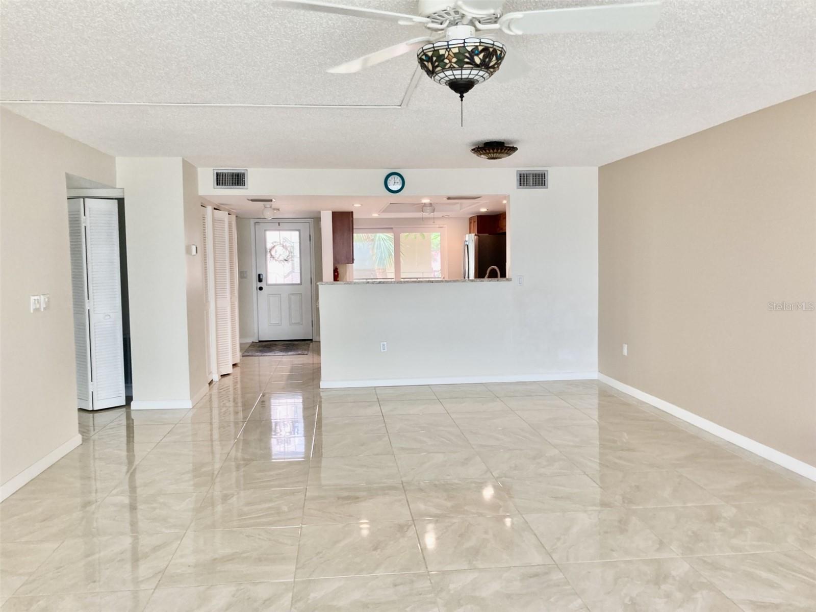 Image 7 of 26 For 6430 Sun Eagle Lane 203