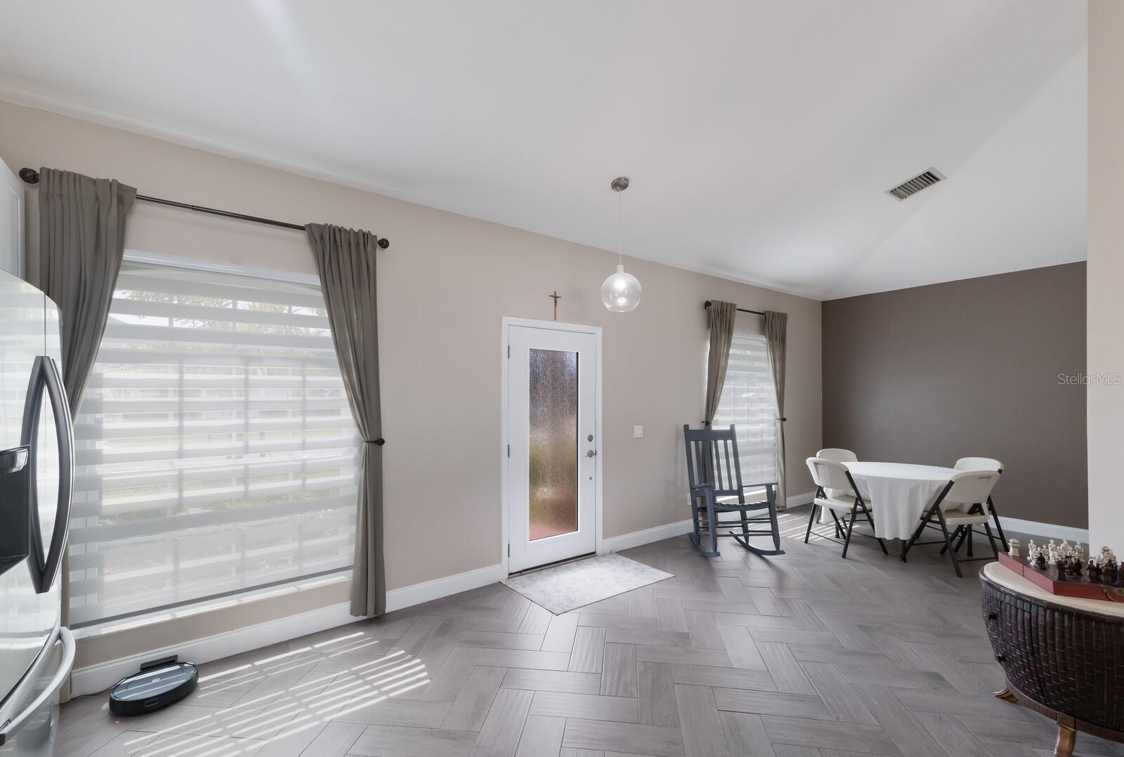 Image 11 of 26 For 1606 22nd Avenue W