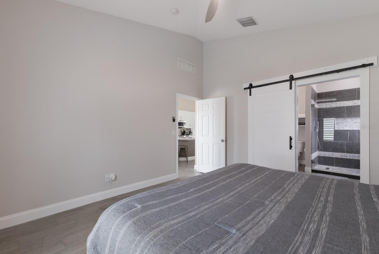 Image 15 of 26 For 1606 22nd Avenue W