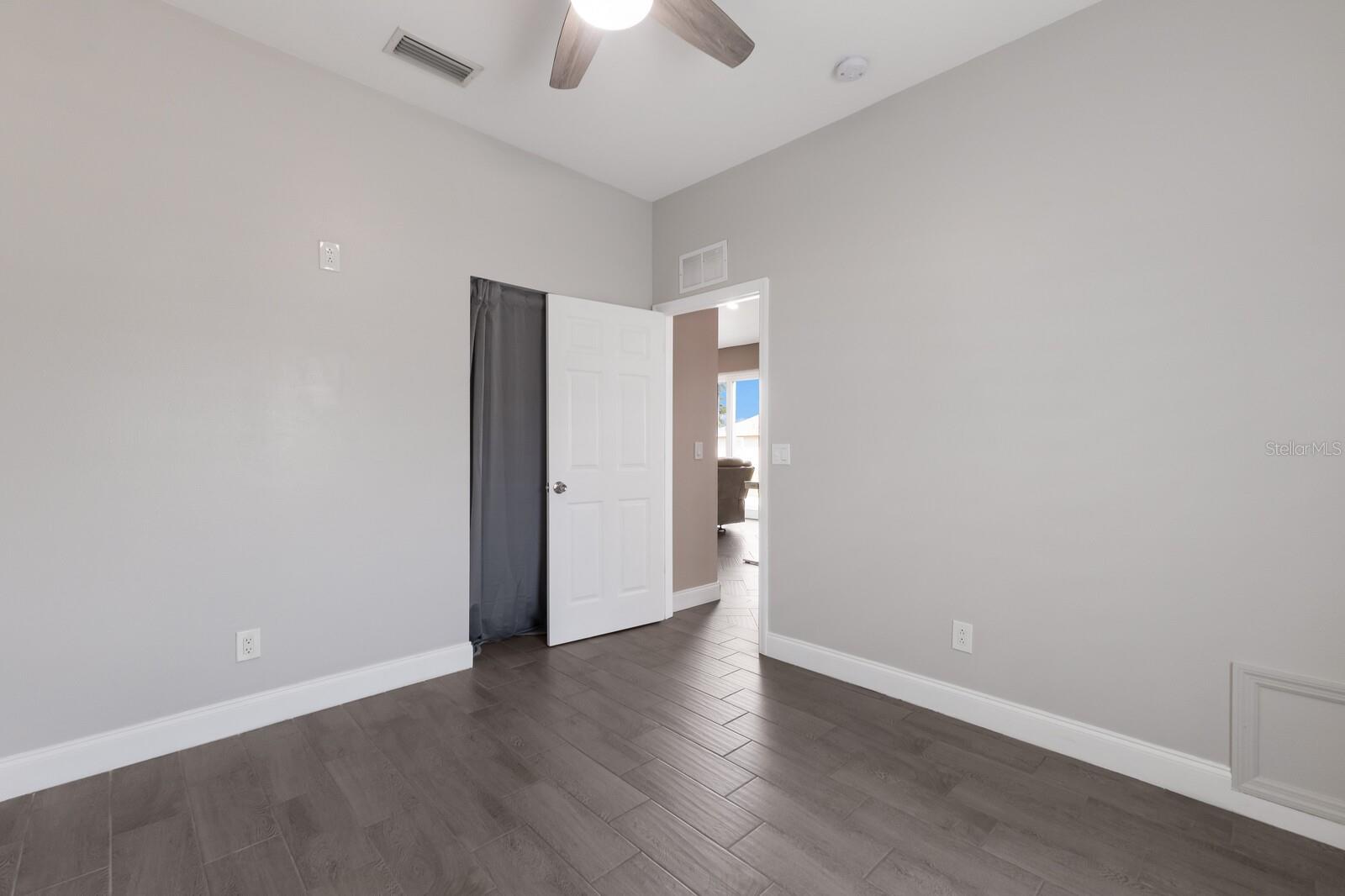 Image 23 of 26 For 1606 22nd Avenue W