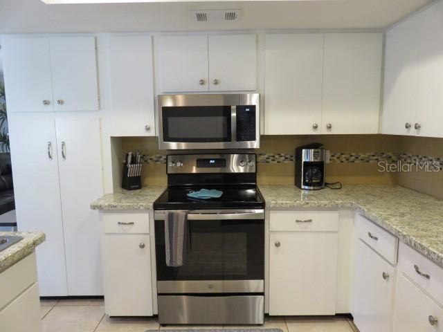 Image 3 of 41 For 7207 15th Avenue Drive W