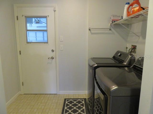 Image 33 of 41 For 7207 15th Avenue Drive W