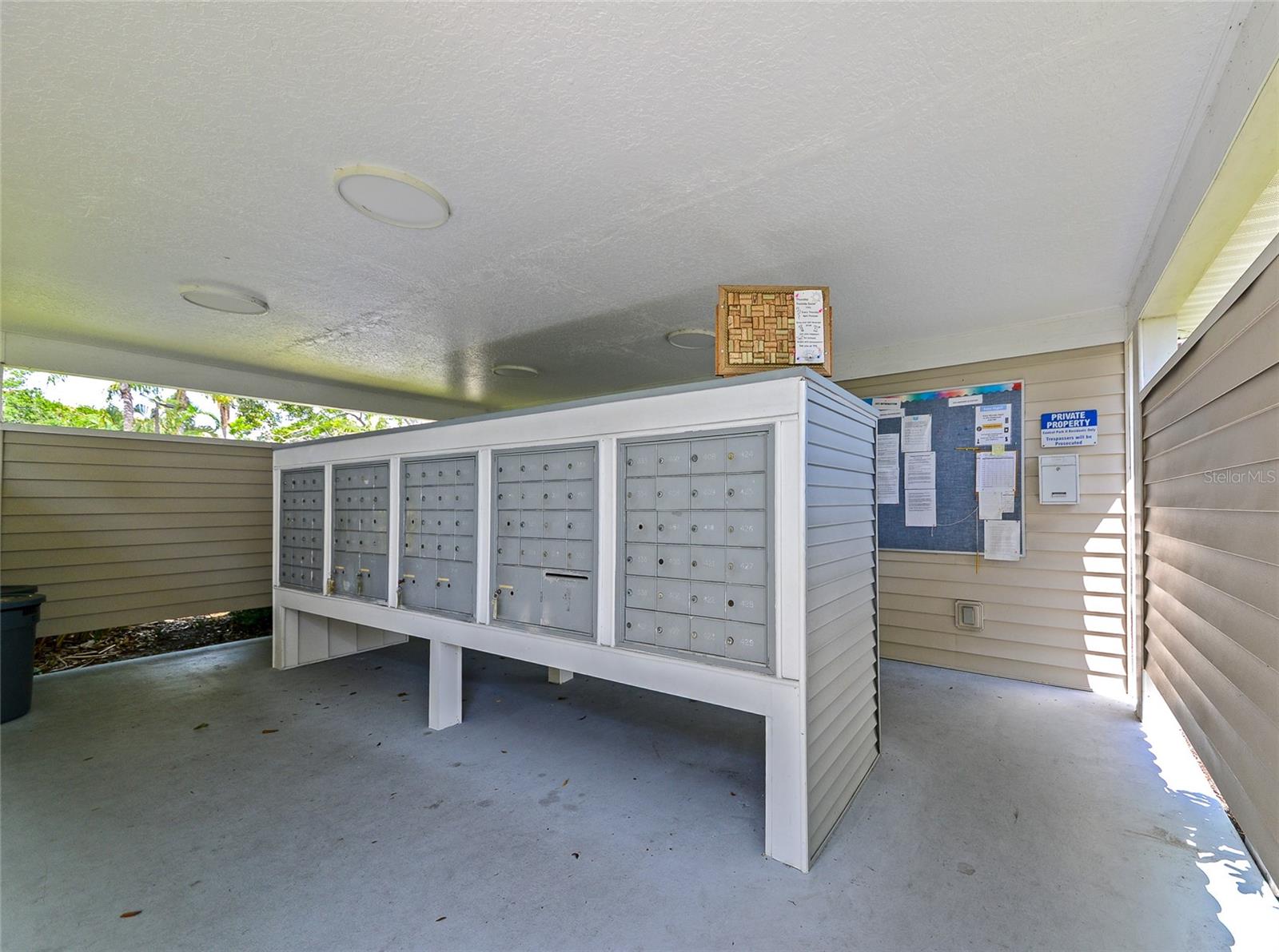Image 42 of 90 For 850 Tamiami Trail 431