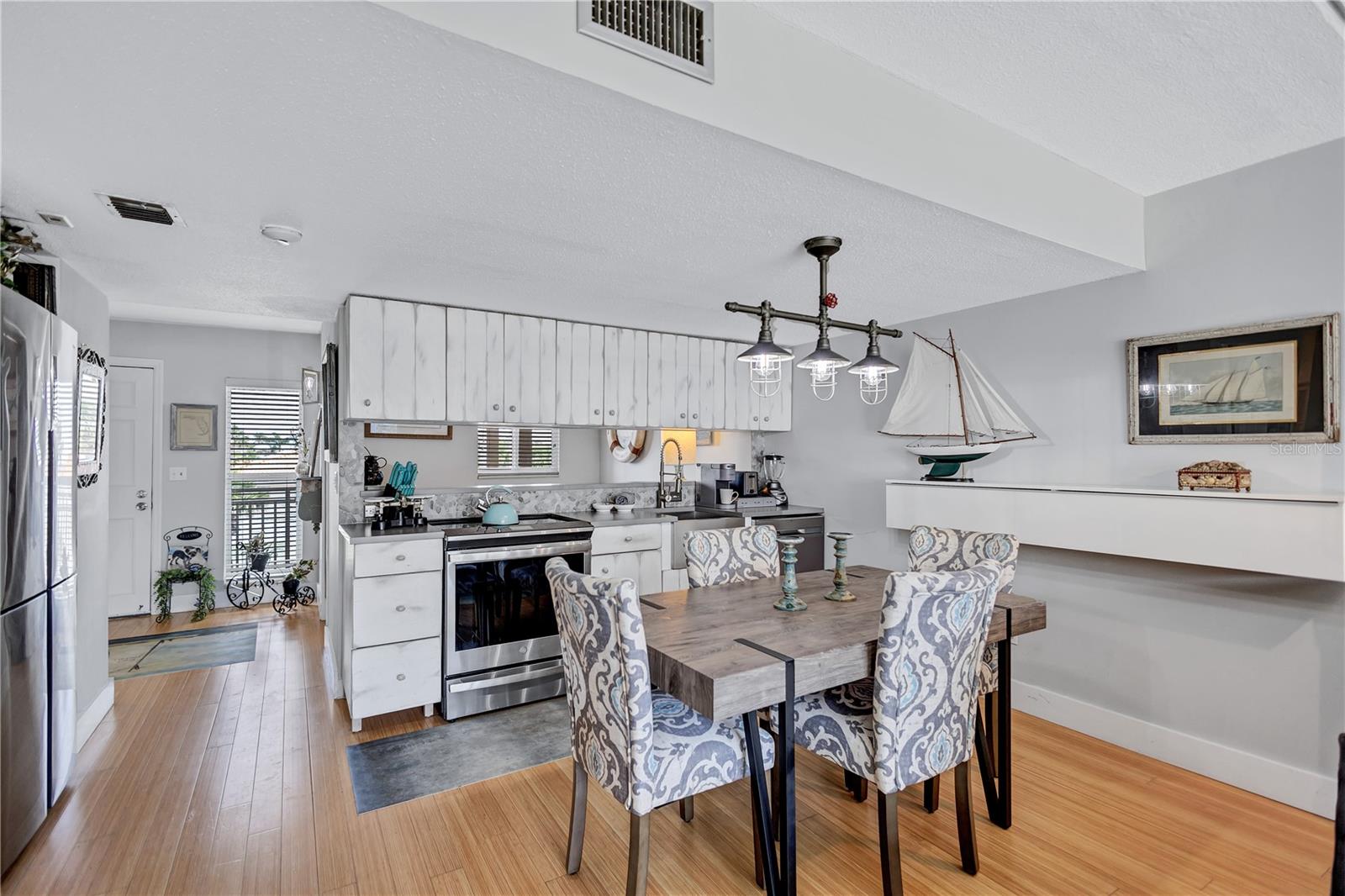 Image 17 of 68 For 845 Benjamin Franklin Drive 302