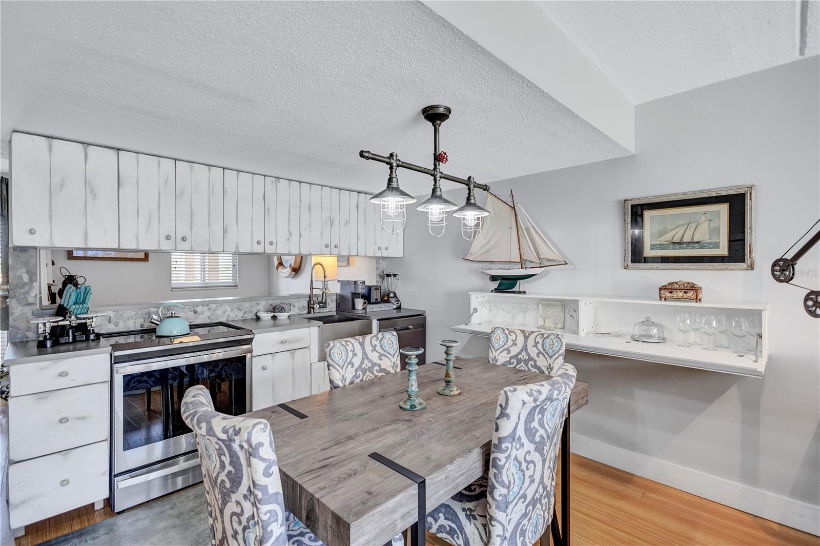 Image 20 of 68 For 845 Benjamin Franklin Drive 302