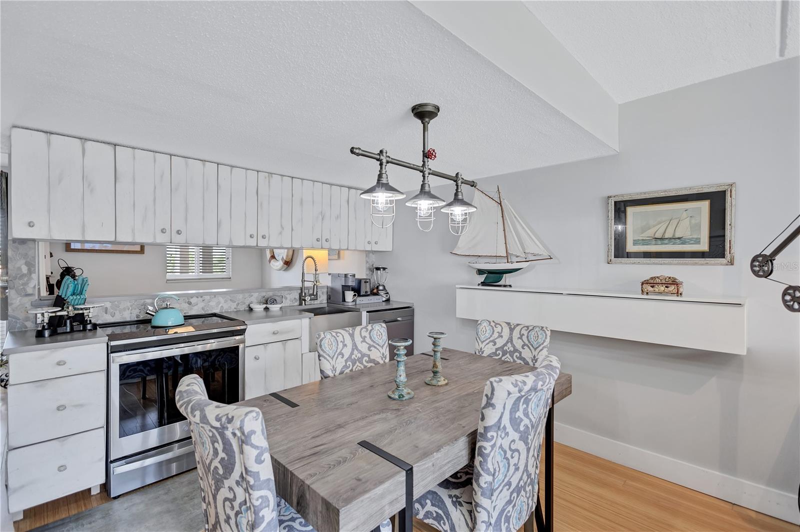 Image 21 of 68 For 845 Benjamin Franklin Drive 302